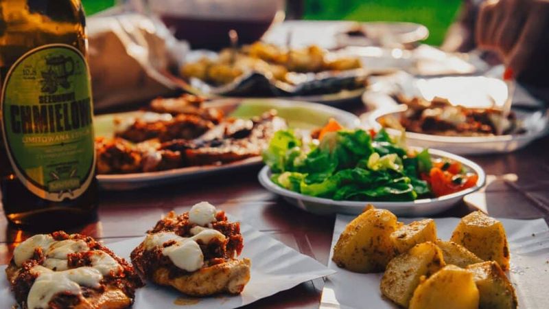 Montana Buffets Dishing Out Heaping Servings Of Comfort Flavor And Local Charm - Decor Hint Glacier Country Buffet - Kalispell