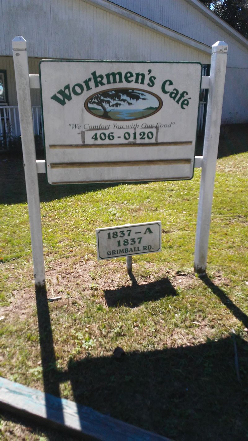 Locals Guard This South Carolina Soul Food Restaurant Jealously - Decor Hint Operating Hours Are Hilariously Limited