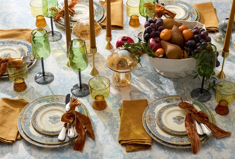 Cozy Thanksgiving Decorating Trends Taking Over New York Homes In 2025 - Decor Hint Warm Neutrals With Bold Accents