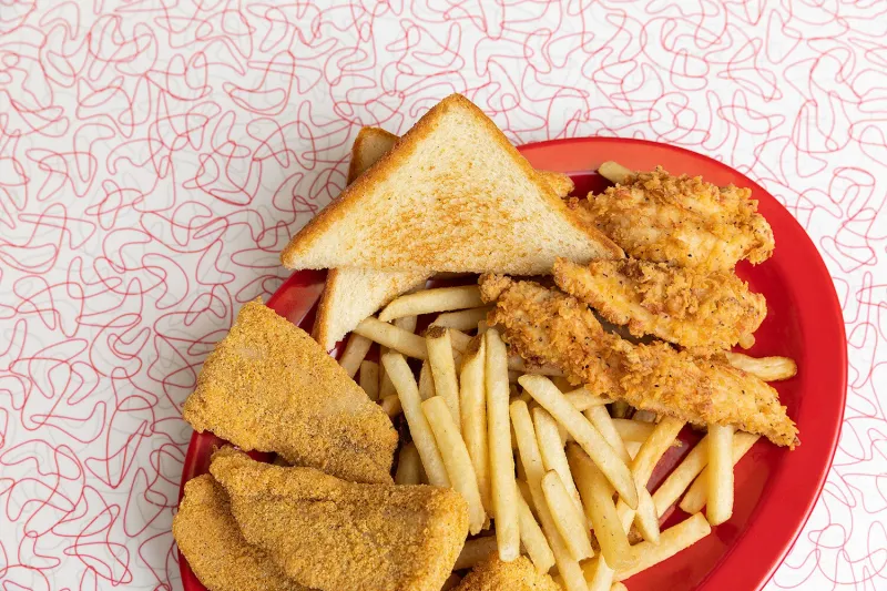 19 Oklahoma Fish Fry Joints Every Local Craves For That Golden Southern Crunch - Decor Hint Boomarang Diner – Purcell, OK