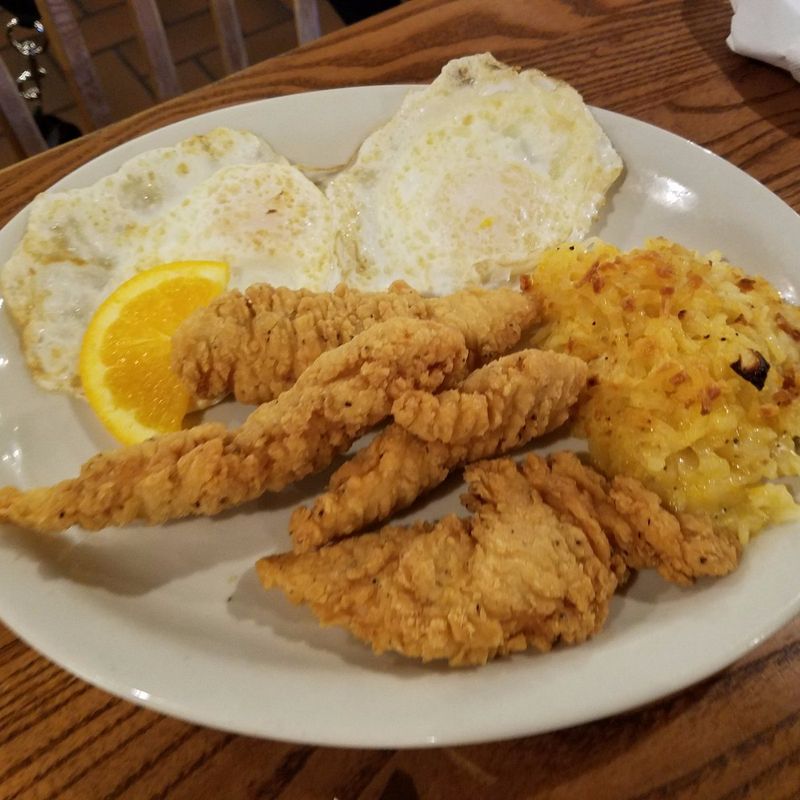 19 Oklahoma Fish Fry Joints Every Local Craves For That Golden Southern Crunch - Decor Hint Cracker Barrel Old Country Store – Edmond, OK