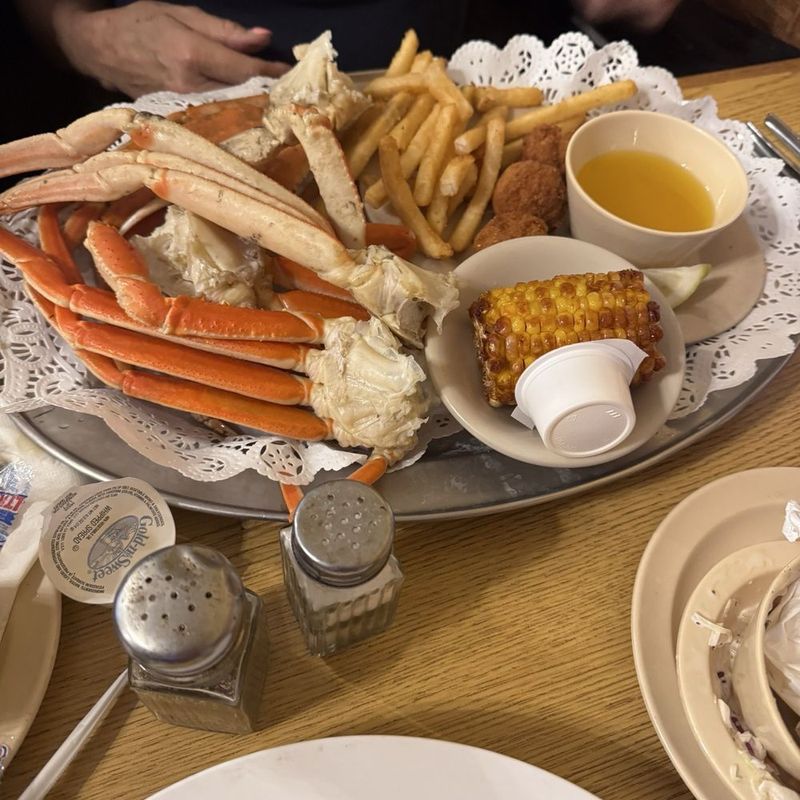 16 Seafood-Packed Florida Buffets Serving Endless Crab Leg Feasts - Decor Hint Bonefish Willy's Riverfront Grille