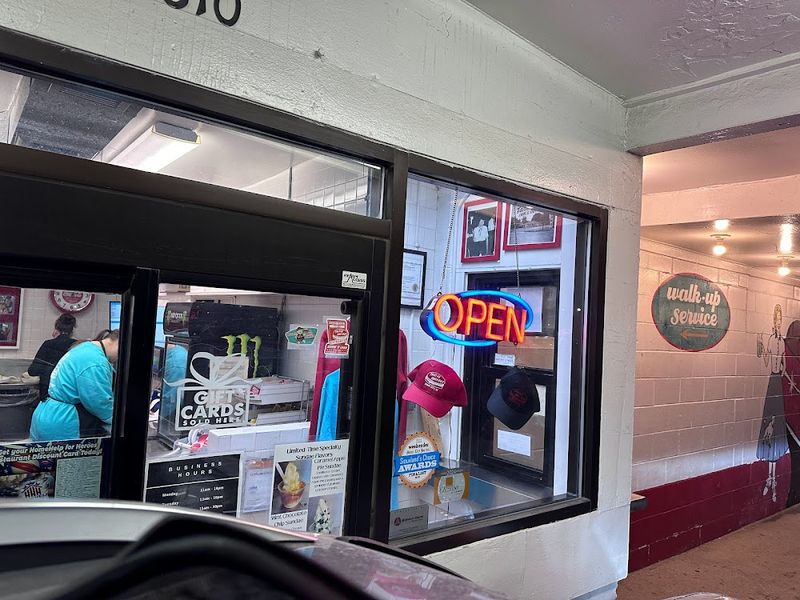 12 Iowa Restaurants Known For Their Tenderloin Sandwiches - Decor Hint Tastee Inn & Out