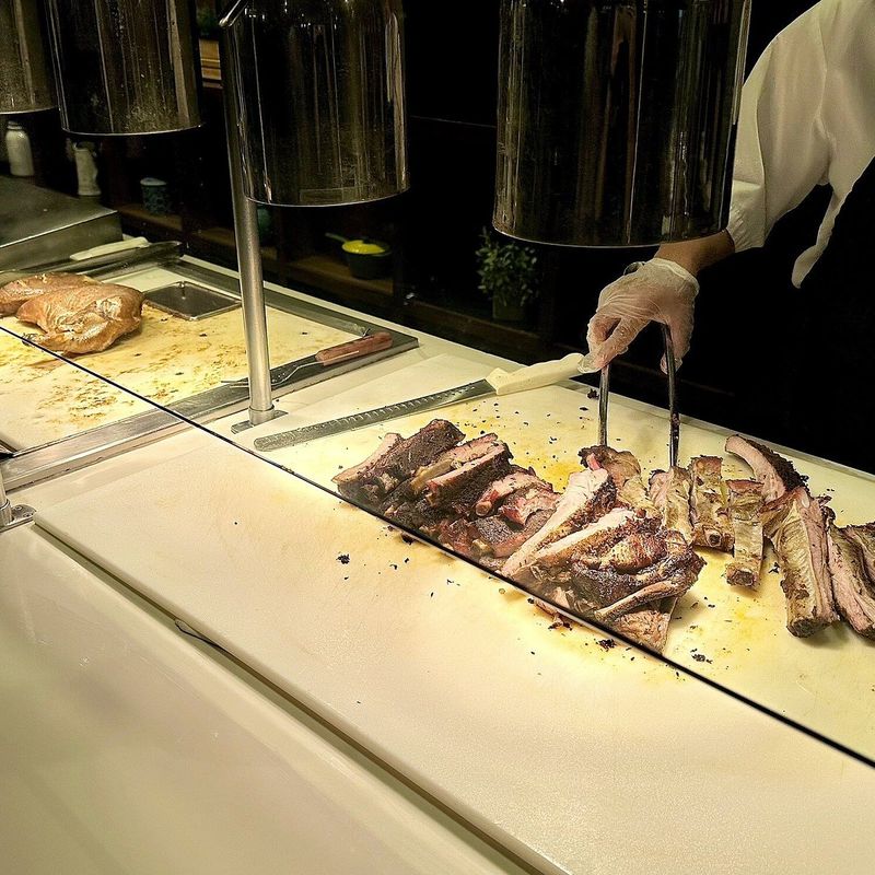 New Jersey's Most Talked-About Crab Buffet Among Shore Residents - Decor Hint Beyond Seafood: A Menu That Refuses Limits