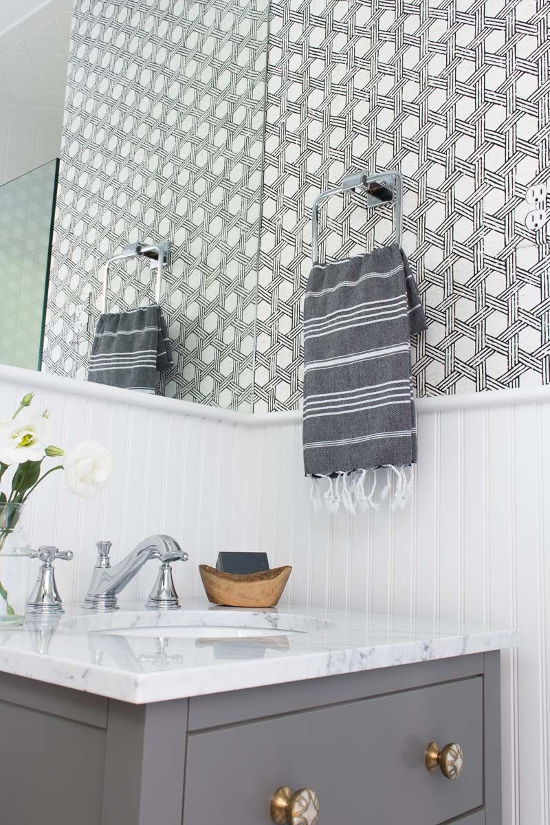 Georgia Bathroom Trends That Cost A Fortune But Add Little Value - Decor Hint Designer Wallpaper in Wet Areas
