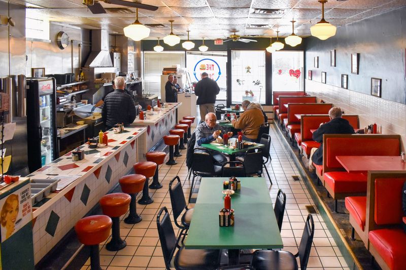 Classic 1960s Atmosphere Transports Guests