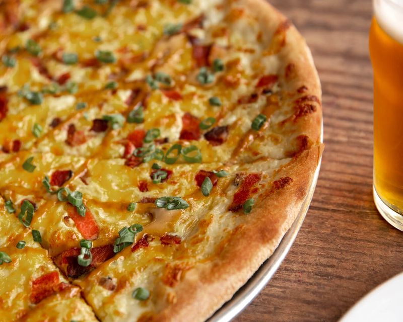 14 Kentucky Pizza Spots Locals Swear Beat The Big Chains Hands Down - Decor Hint Pies & Pints