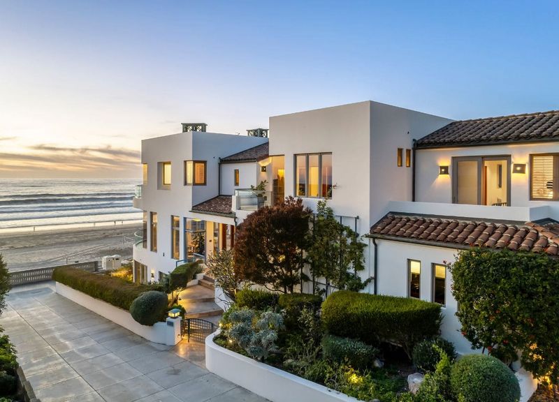 18 Dreamy California Suburbs To Live In With A Bay Area Favorite At #1 - Decor Hint Manhattan Beach