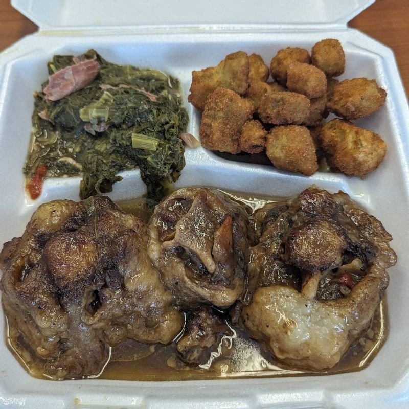 Alaska Eateries Bringing Southern Catfish To The North - Decor Hint Mama Carol's Soulfood