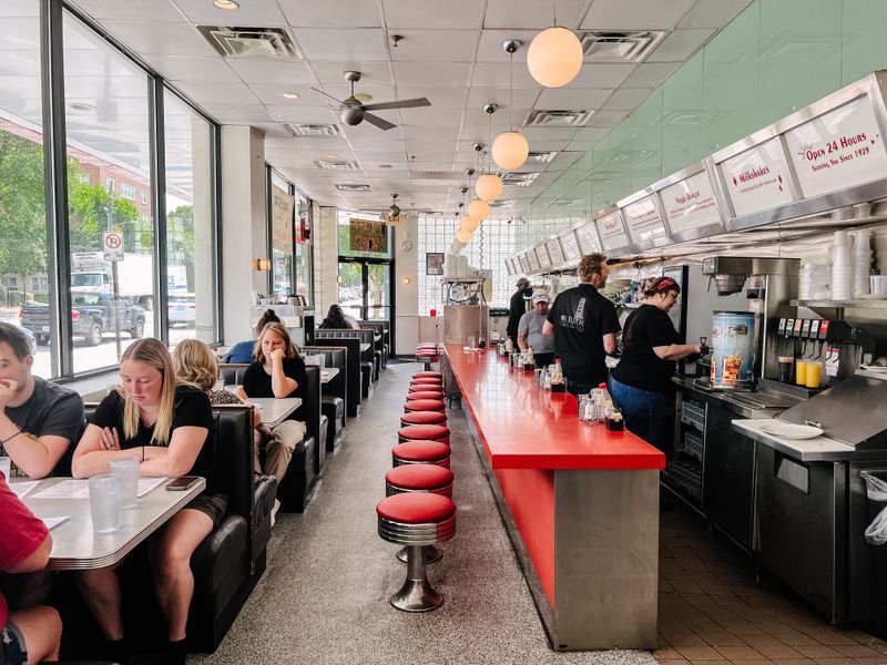15 Georgia Restaurants Locals Love For Big Flavor And Small Prices - Decor Hint The Majestic Diner