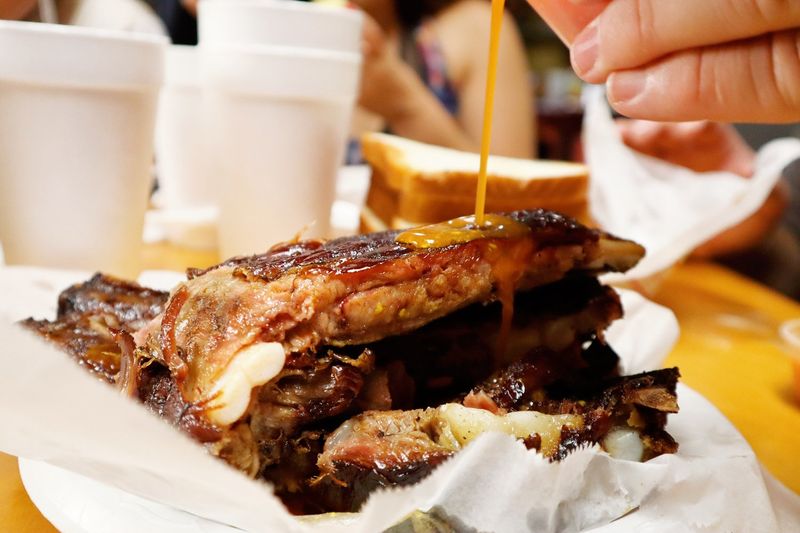 13 Alabama Soul Food Spots That Keep Tradition Alive - Decor Hint Archibald's BBQ