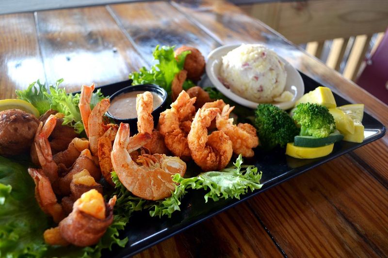 These Florida Buffets Put A Coastal Touch On Home-Style Favorites - Decor Hint Floyd's Shrimp House