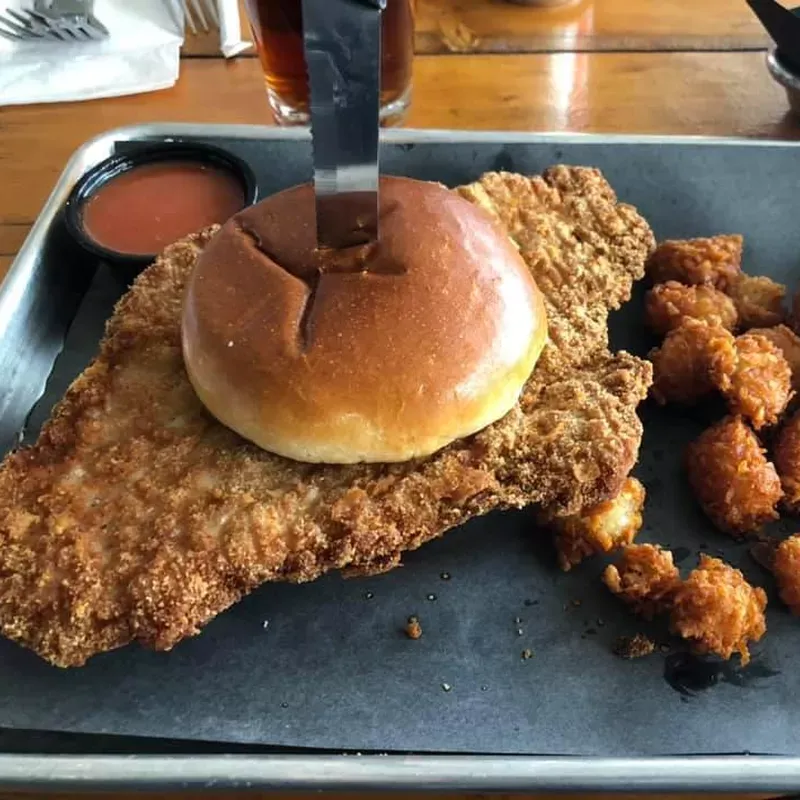 You Haven't Really Eaten In Illinois Until You've Tried These 15 Fish Fries - Decor Hint Kroll's South Loop - Chicago
