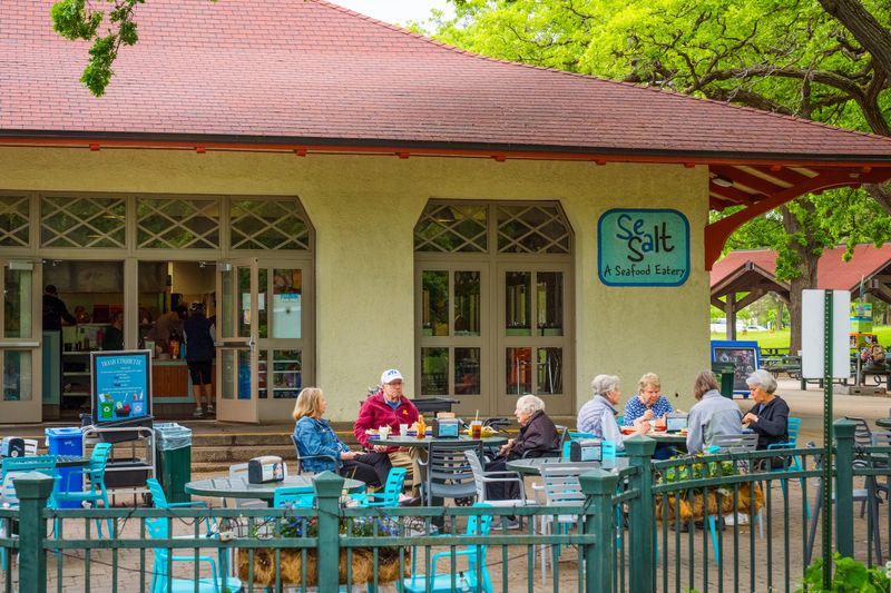 Minnesota Restaurants Bringing A Taste Of The Shoreline Up North - Decor Hint Sea Salt Eatery