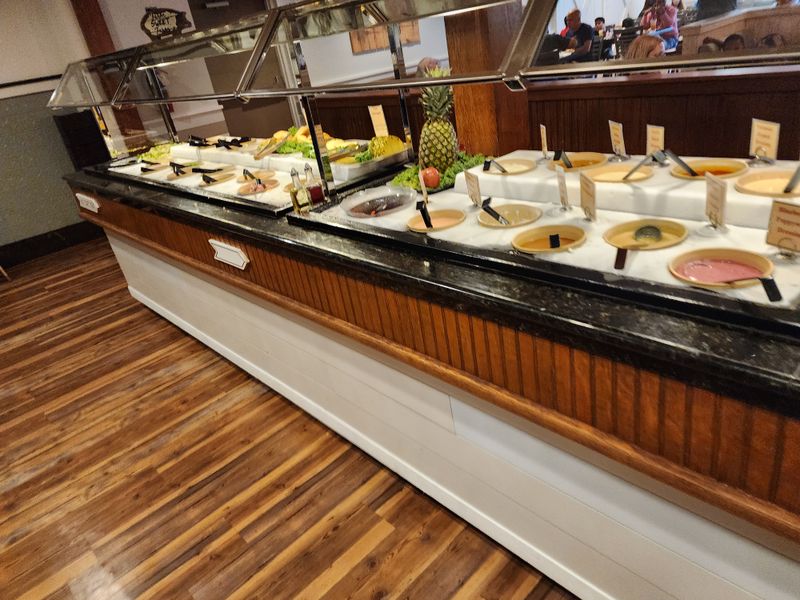 Missouri Buffets Serving Classic '80s-Style Comfort Food - Decor Hint Grand Country Buffet