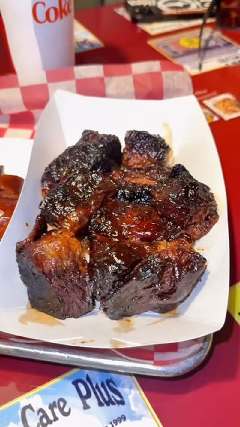 Top-Rated Nebraska Restaurants With Homey Flavor - Decor Hint Dinker's Bar Loose Meat Sandwich