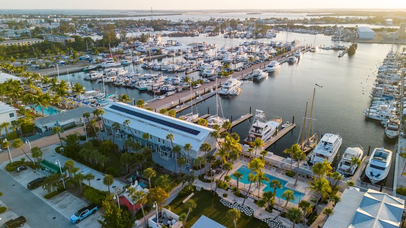 Marina View Studio with Boat Slip