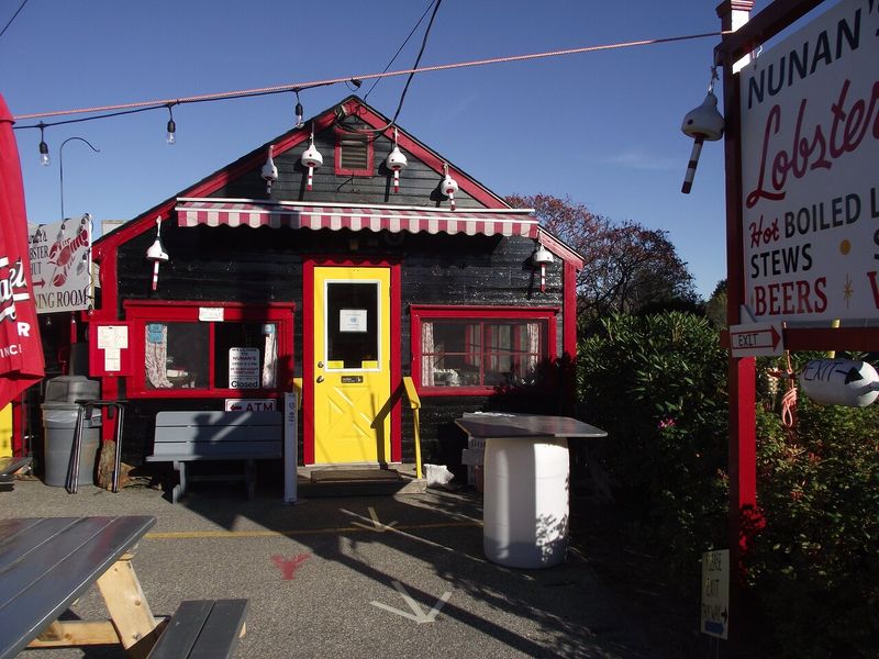 10 Maine Hidden Restaurants That Never Advertise Yet Stay Packed - Decor Hint Nunan's Lobster Hut