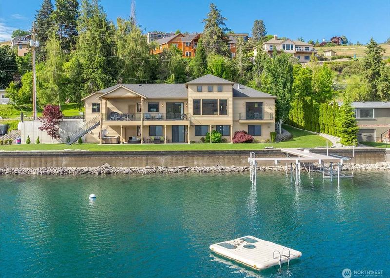 Lakefront Properties In Chelan County