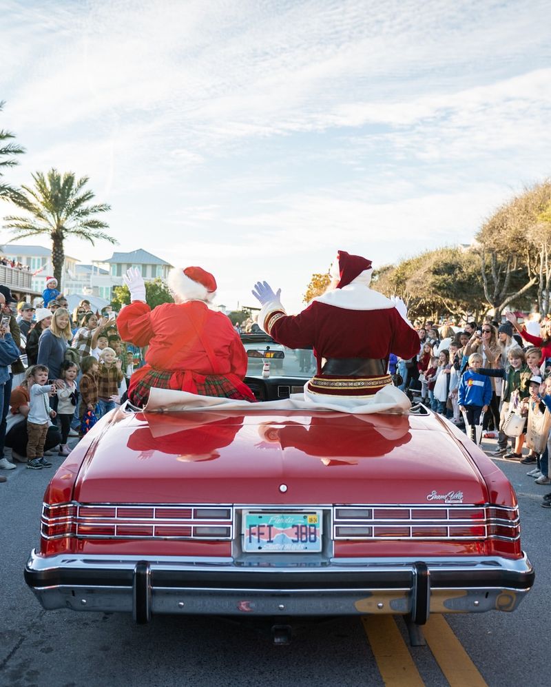 Seaside Holiday Parade & Turn on the Town