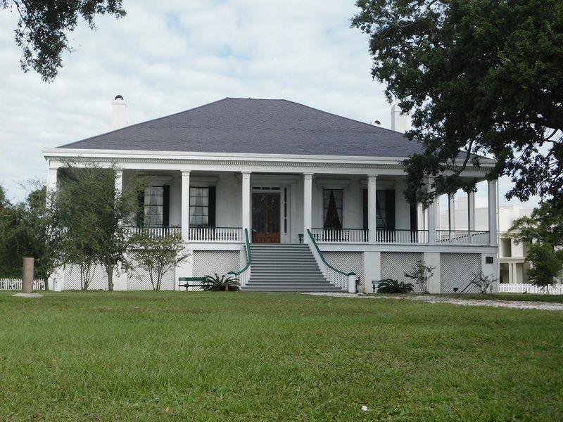 Mississippi National Parks Every History Lover Should Visit At Least Once - Decor Hint Beauvoir - Jefferson Davis Home