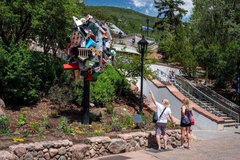 18 Colorado Artisan Markets That Celebrate Mountain Creativity - Decor Hint Vail Village Art Walk