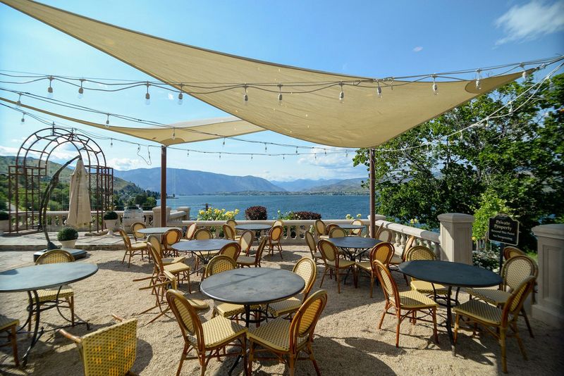 Scenic Washington Lakeside Dining Spots Perfect For Any Food Lover - Decor Hint Siren Song Winery & Restaurant