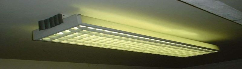 14 Kitchen Design Flaws Ohio Homebuyers Try To Avoid - Decor Hint Fluorescent Lighting