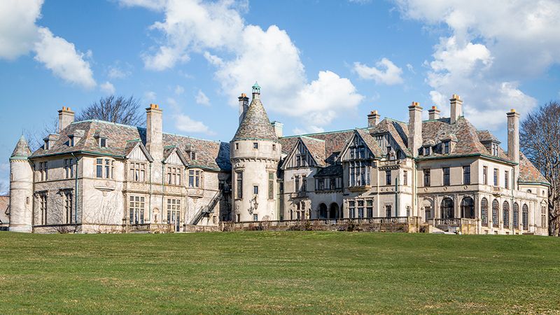 What The Most Expensive Mansions On America's Coasts Have In Common - Decor Hint Celebrity Connections and History