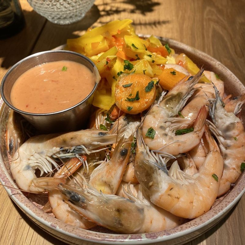 Vermont Seafood Restaurants Bringing Coastal Flavor To The Heart Of The Green Mountains - Decor Hint Juniper Bar & Restaurant