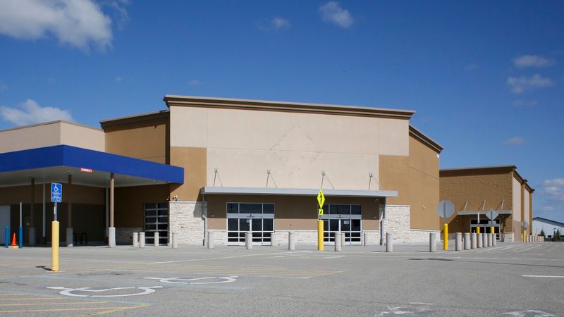 13 Reasons North Dakota Was Named One Of America's Least Fun States - Decor Hint Limited Shopping and Retail Options