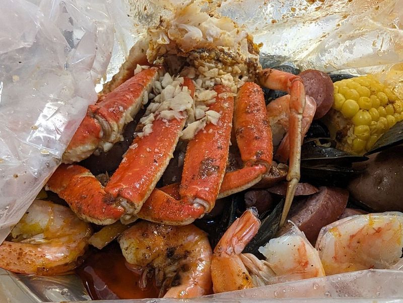 12 Idaho Fried Fish Joints Locals Swear By For Fresh Flavor In The Heartland - Decor Hint Yummy Crab