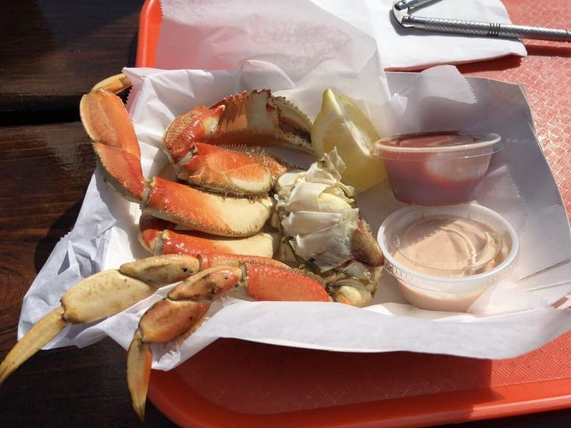 16 California Seafood Shacks Right On The Coast With Views Worth The Drive - Decor Hint Spud Point Crab Company