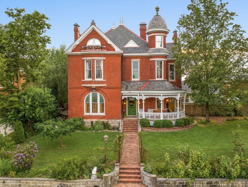 Say Farewell To 12 Classic Tennessee Homes, They're Falling Out Of Favor - Decor Hint Ornate Victorian Houses