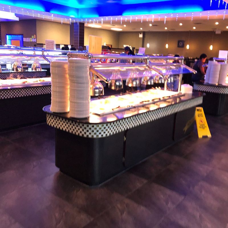 Locals Call This Massachusetts Buffet A Comfort Food Legend - Decor Hint Clean, Spacious Dining Area Ideal For Gatherings