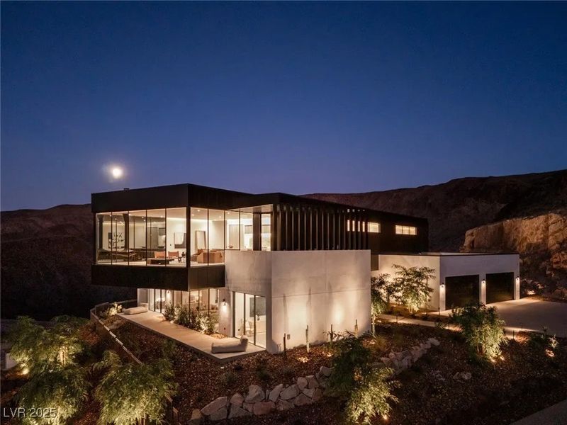 Desert Mega Mansions