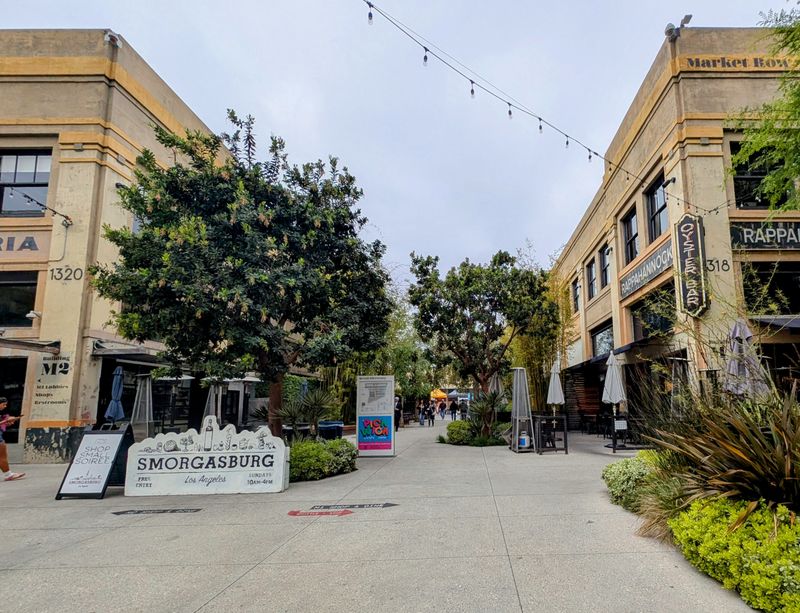 7 California Christmas Markets That Draw Huge Crowds Every Year - Decor Hint Smorgasburg Holiday Market LA