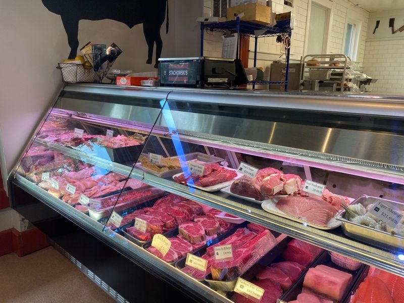 18 Washington DC Grocery Stores Known For Premium Meat And Urban Gourmet Flavor - Decor Hint Stachowski Market & Deli