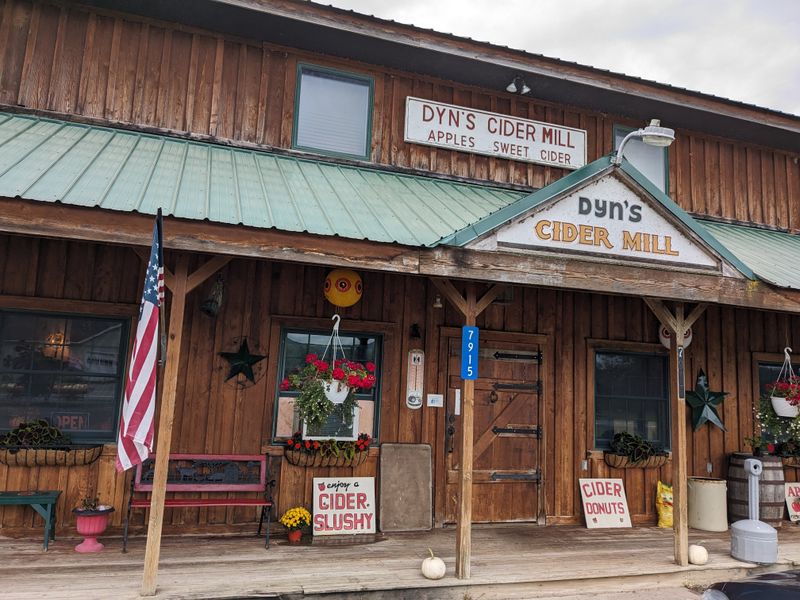 Dyn's Cider Mill – Richfield Springs, NY