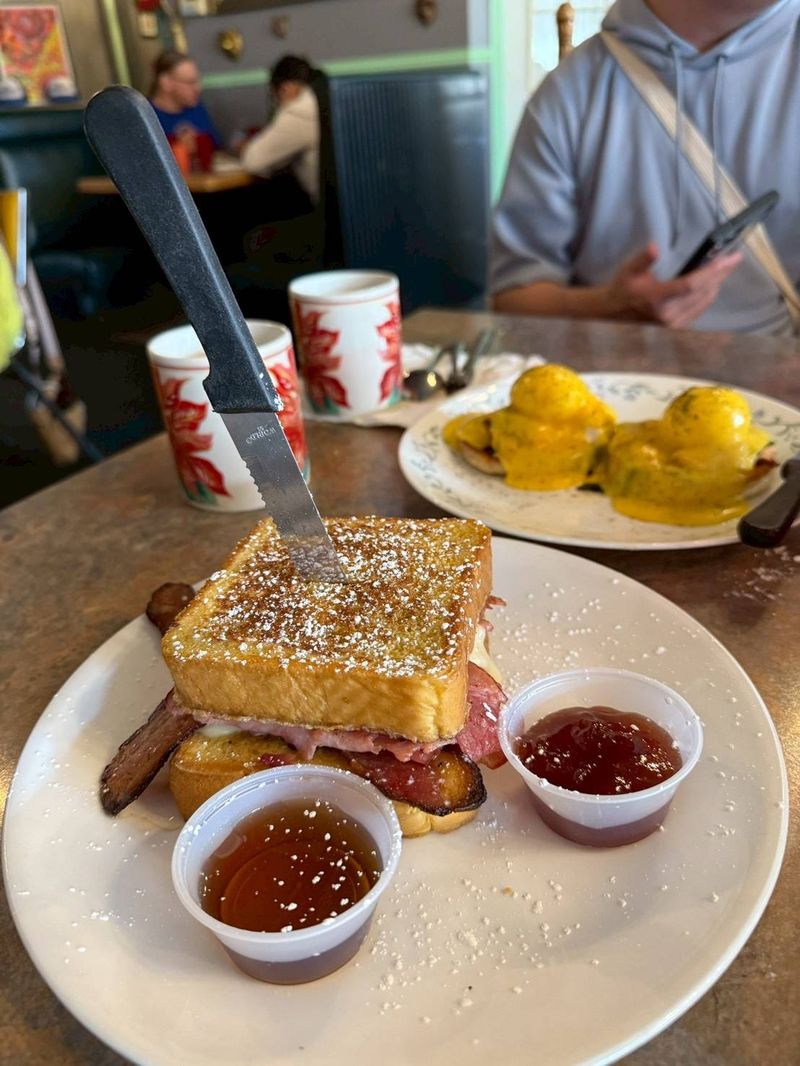 10 Must-Try Boise Breakfast Joints, Based On Yelp Ratings - Decor Hint Egg Mann and Earl