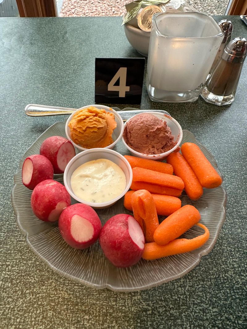 The Wisconsin Lodge That Turns Prime Rib Into An Obsession - Decor Hint Complimentary Liver Pate That Surprises Everyone