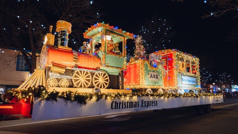 Fun Things To Do In Colorado This Thanksgiving Weekend - Decor Hint Catch the Glow Parade & Celebration in Estes Park