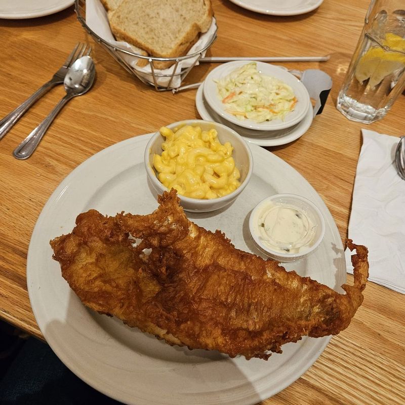 17 Pennsylvania Restaurants That Turn The Humble Tenderloin Sandwich Into Art - Decor Hint Brewery District Bites