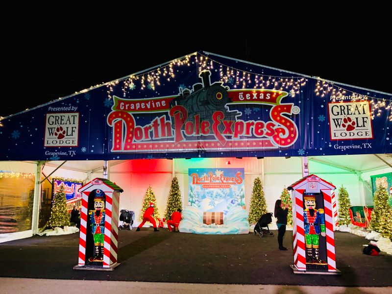 Christmas Markets In Grapevine, Texas - The Holiday Capital - Decor Hint North Pole Express Market