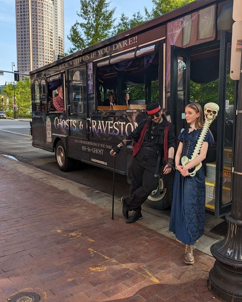 Experience Pennsylvania's Most Spine-Chilling Ghost Tour - Decor Hint Your Expert Storytelling Guide