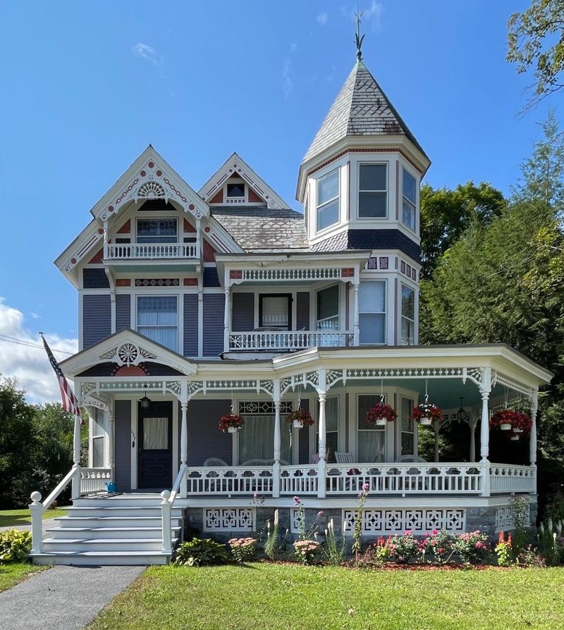Queen Anne Style Homes