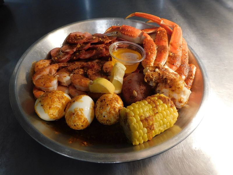 14 Nevada Catfish Eateries Locals Swear Have The Freshest Catches In Town - Decor Hint Pier 88 Boiling Seafood & Bar
