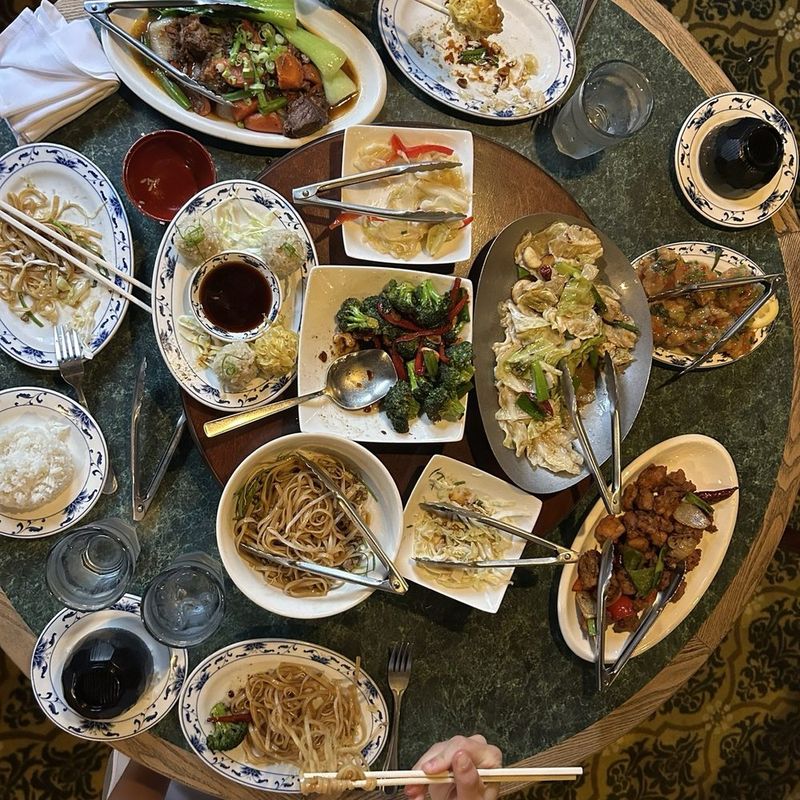 Vermont Seafood Restaurants Bringing Coastal Flavor To The Heart Of The Green Mountains - Decor Hint A Single Pebble