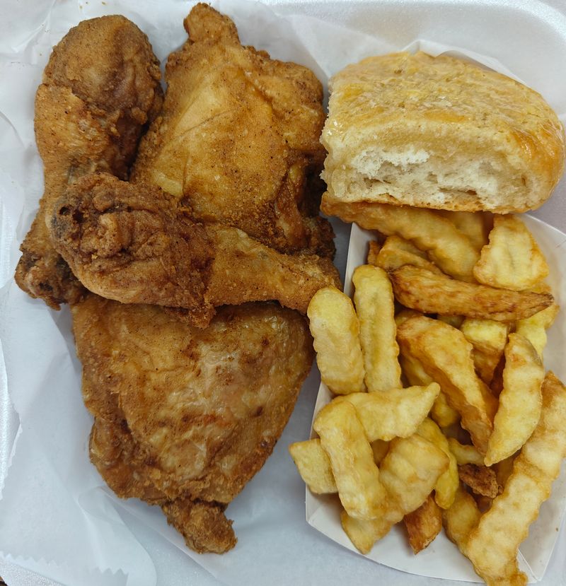 Fried Chicken Adventures In Memphis You Can't Miss - Decor Hint Uncle Lou's Fried Chicken
