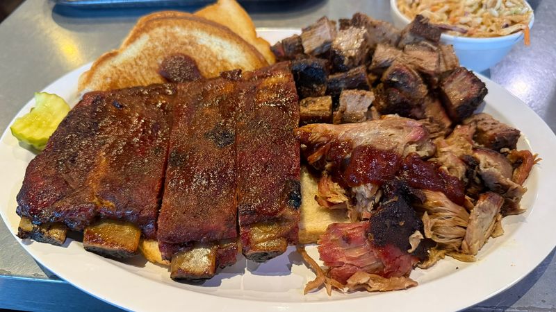 Kansas Barbecue Buffets That Satisfy Every Craving - Decor Hint Joe's Kansas City Bar-B-Que - Legendary Meats and Sides